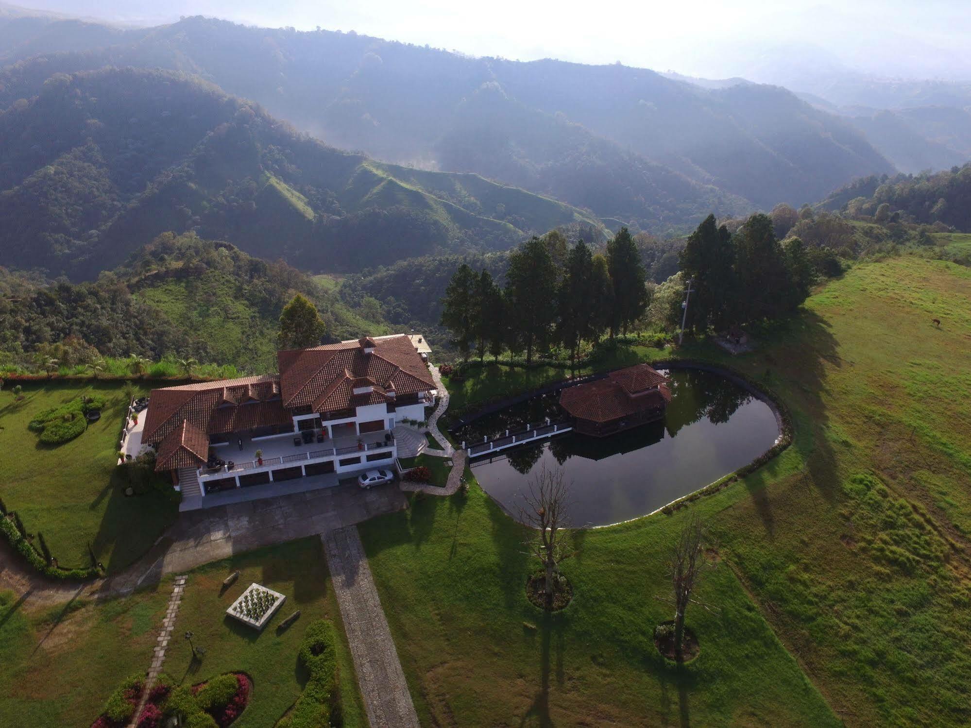 Hotel Reserva Monarca سالنتو المظهر الخارجي الصورة